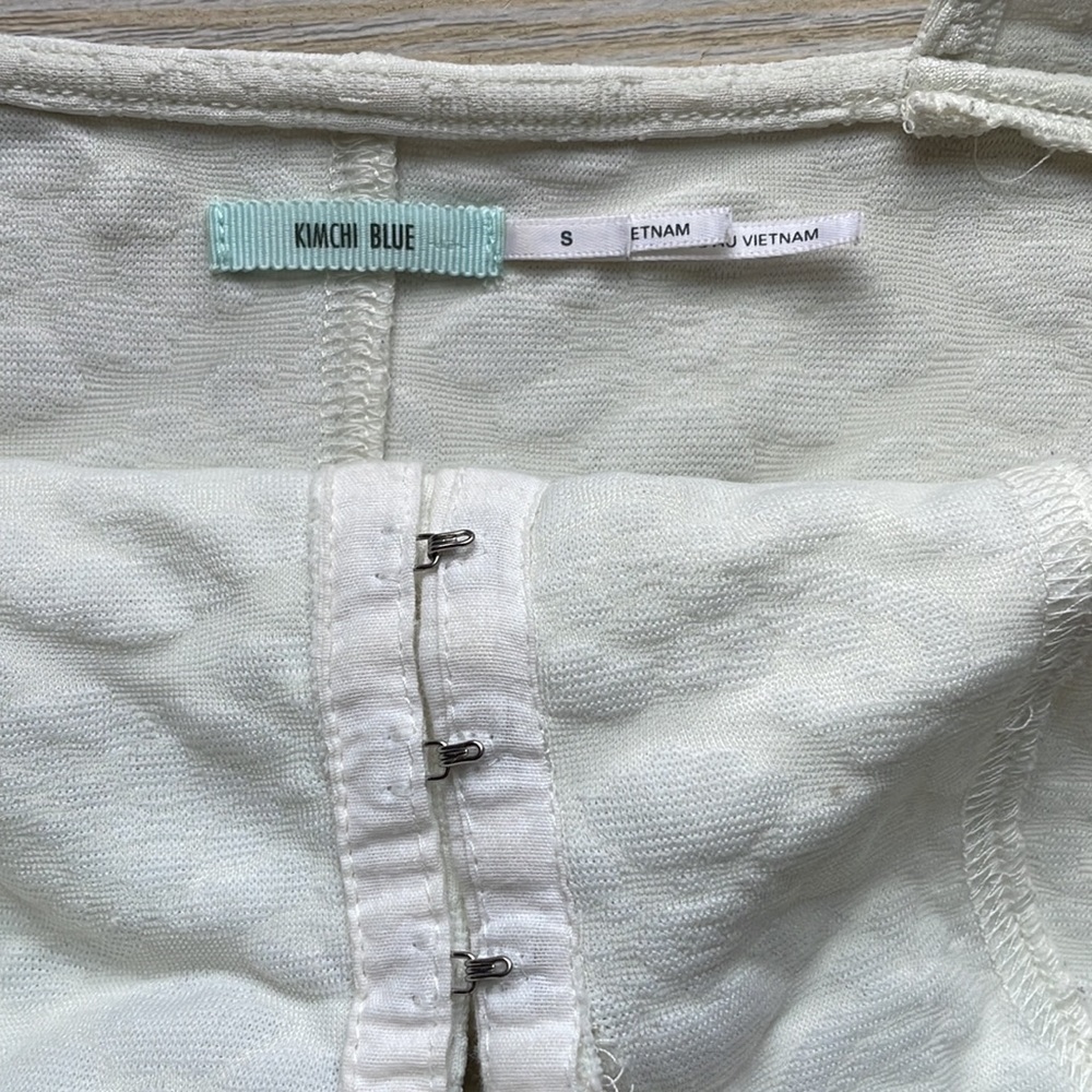 UO Front-Clasp Crop - Picture 10 of 12